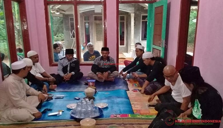 /img_insert/gambar/images/rumah-korban-puting-beliung-yang-telah-selesai-di-renovasi-oleh-hilmi-fpi-ciamis.jpg