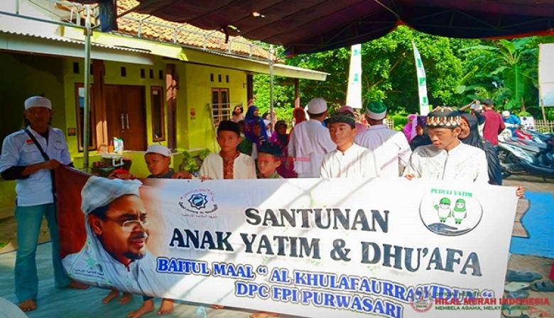 DPC FPI Karawang dan DPC FPI Purwasari menggelar program Syahriahan, sebuah program santunan untuk anak yatim dan dhuafa di Masjid Jami Al Falah, Pakopen, Desa Tegal Sari, Kecamatan Purwasari, Kabupaten Karawang