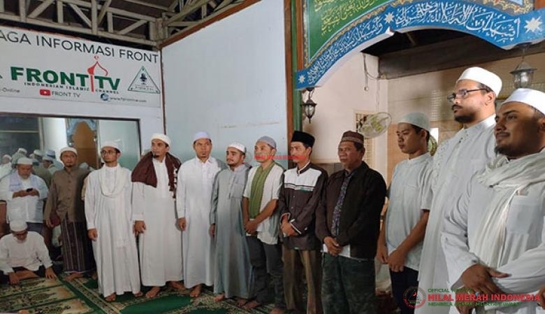 Buka puasa bersama, Ketua Umum Dewan Perwakilan Pusat FPI, K.H Sobri Lubis, serta peyerahan santunan kepada 200 anak yatim serta keluarga Korban Meninggal Aksi 21-22 Mei 2019