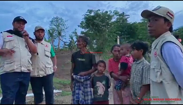 Ketua Umum DPP HILMI-FPI ditemani oleh Ketua DPD HILMI-FPI NTB, Ustadz Haikal dan Haji Hasan melakukan investigasi ke beberapa rumah warga yang masuk dalam kategori laik dibantu
