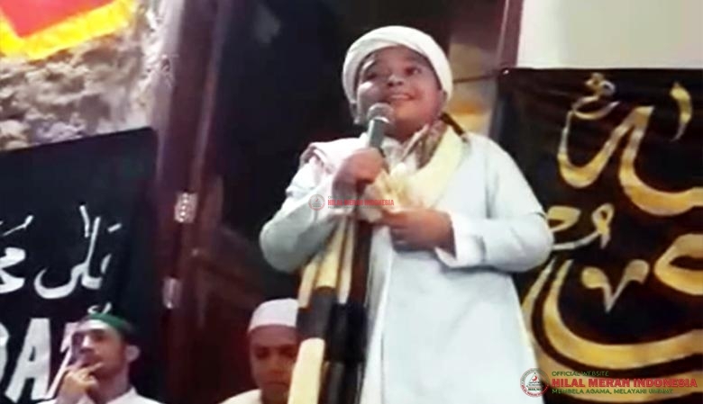 Muhammad Tsaqib saat tampil di sebuah acara.
