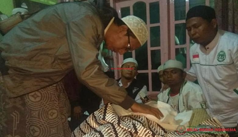 Habib Soleh Al Jufry, Ketua DPD FPI Cirebon bertakziyah ke rumah korban tewas angin puting beliung