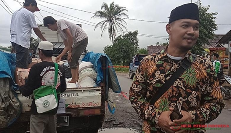 Kepala Desa Cililitan, Picung, Pandeglang-Banten Kembali Salurkan Bantuan Logistik untuk Korban Tsunami