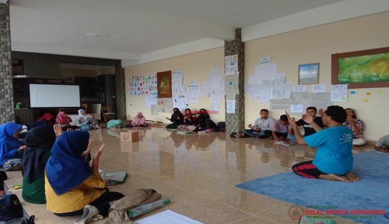 Penanaman materi religi yang diberikan kepada fasilitator anak untuk menguatkan hati mereka