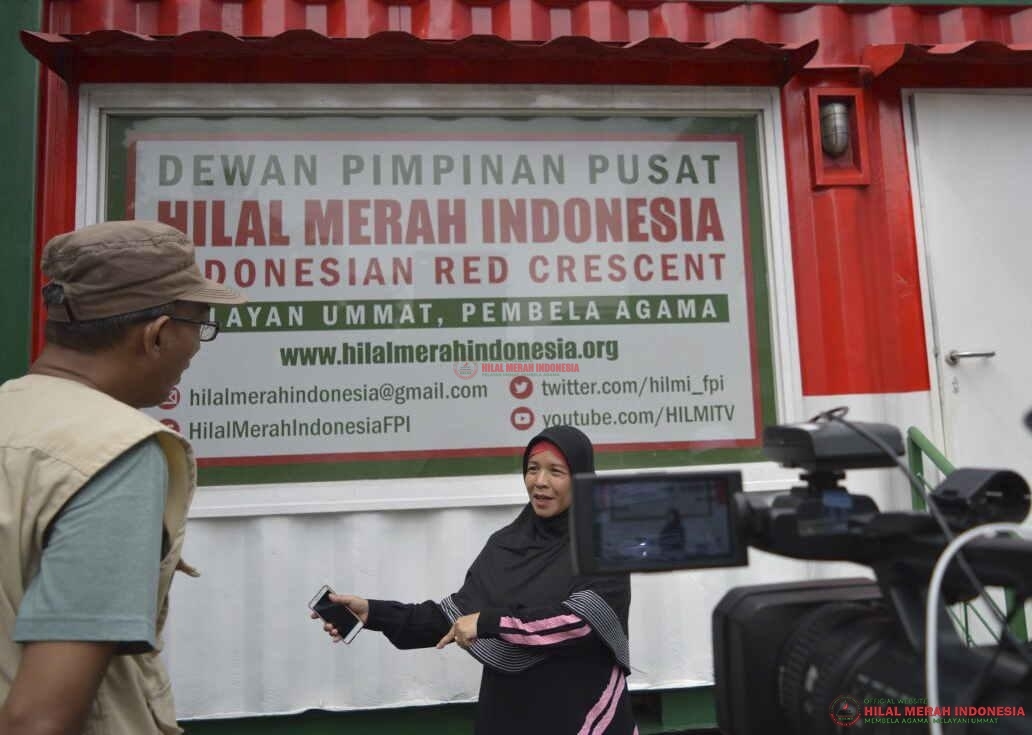 Ibu Ella saat sesi wawancara di hadapan Media HILMI dan Front TV.