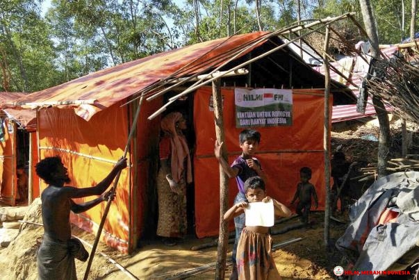 salah satu shelter pengungsian yang dibangun HILMI-FPI.