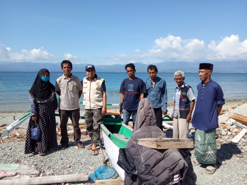 HILMI-FPI Menyerahkan 13 Unit Perahu untuk Tsunami Palu