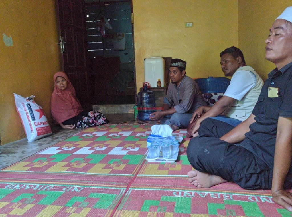 Kisah Perjuangan Ibu Aminah, Cukupi Kehidupan Anak-Anaknya Dari Derita Lumpuh