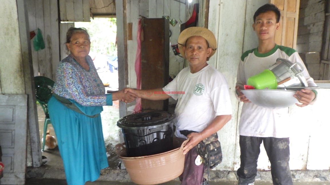 Relawan FPI Sulawesi Renovasi Rumah Janda Korban Banjir
