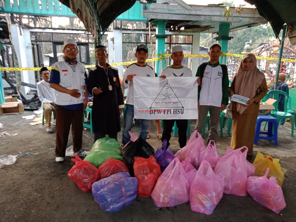 HILMI-FPI Kalsel Langsung Salurkan Bantuan di Lokasi Kebakaran Desa Hambuku