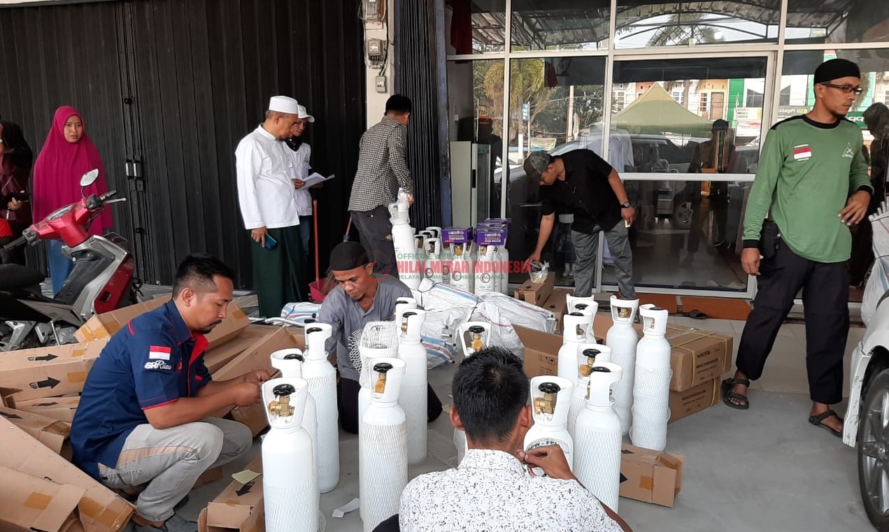 FPI Palelawan & ARMII Distribusikan 105 Set Tabung Oxygen dan 15000 Masker ke Riau
