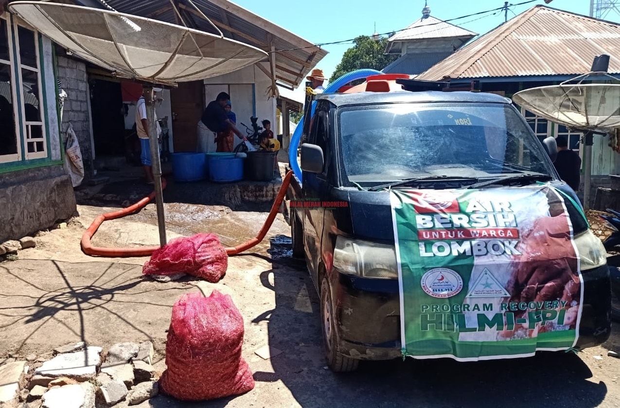Kekeringan Landa Kota Lombok, HILMI-FPI Salurkan 8.800 Liter Air Bersih
