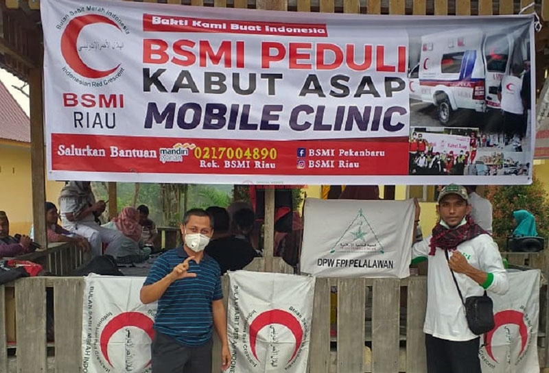 Atasi Dampak Penyakit ISPA, Sejumlah Relawan Medis Gelar Pengobatan Massal