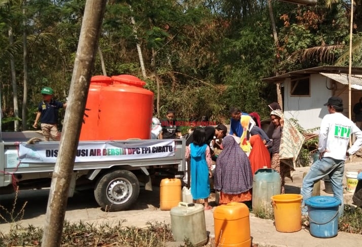 HILMI Kabupaten Garut bersama Laskar Cibatu Kembali Distribusikan Air Bersih
