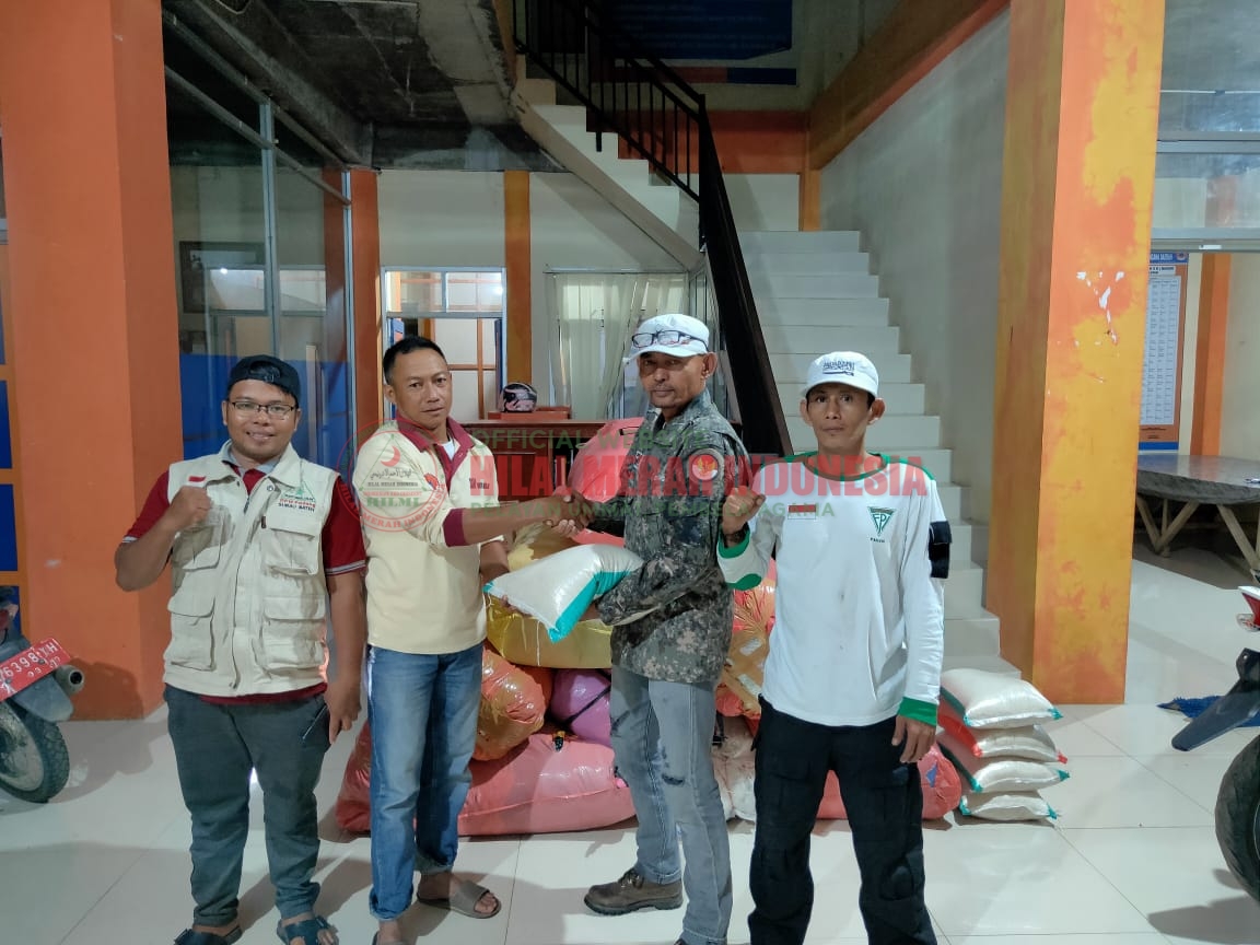 Solok Selatan Diterjang Banjir, HILMI-FPI SUMBAR Datang Bawa Bantuan