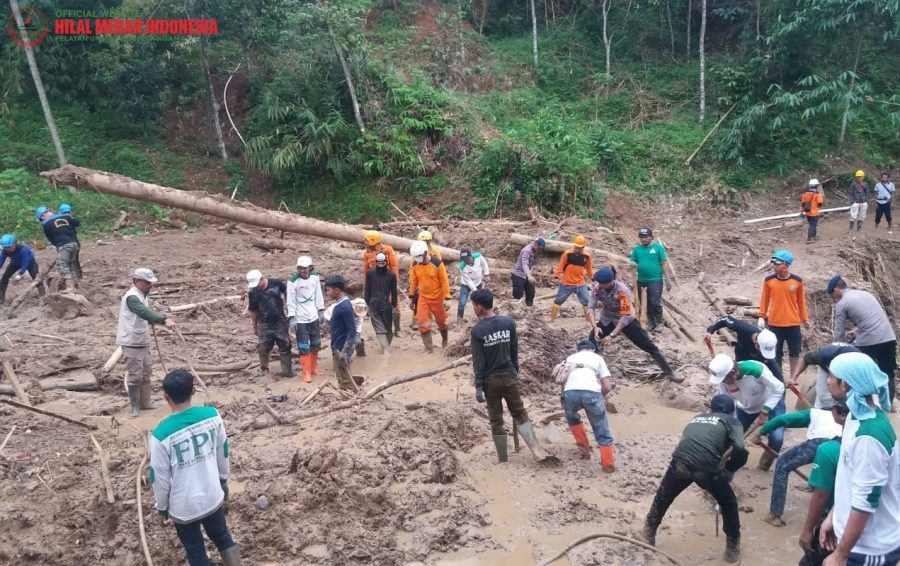 Empat Jenazah Korban Longsor Ditemukan, 3 Lagi Masih Dalam Pencarian
