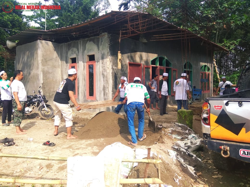 FPI Sumatera Utara Lanjutkan Proses Perenovasian Masjid Al-Falah di Pelosok Langkat