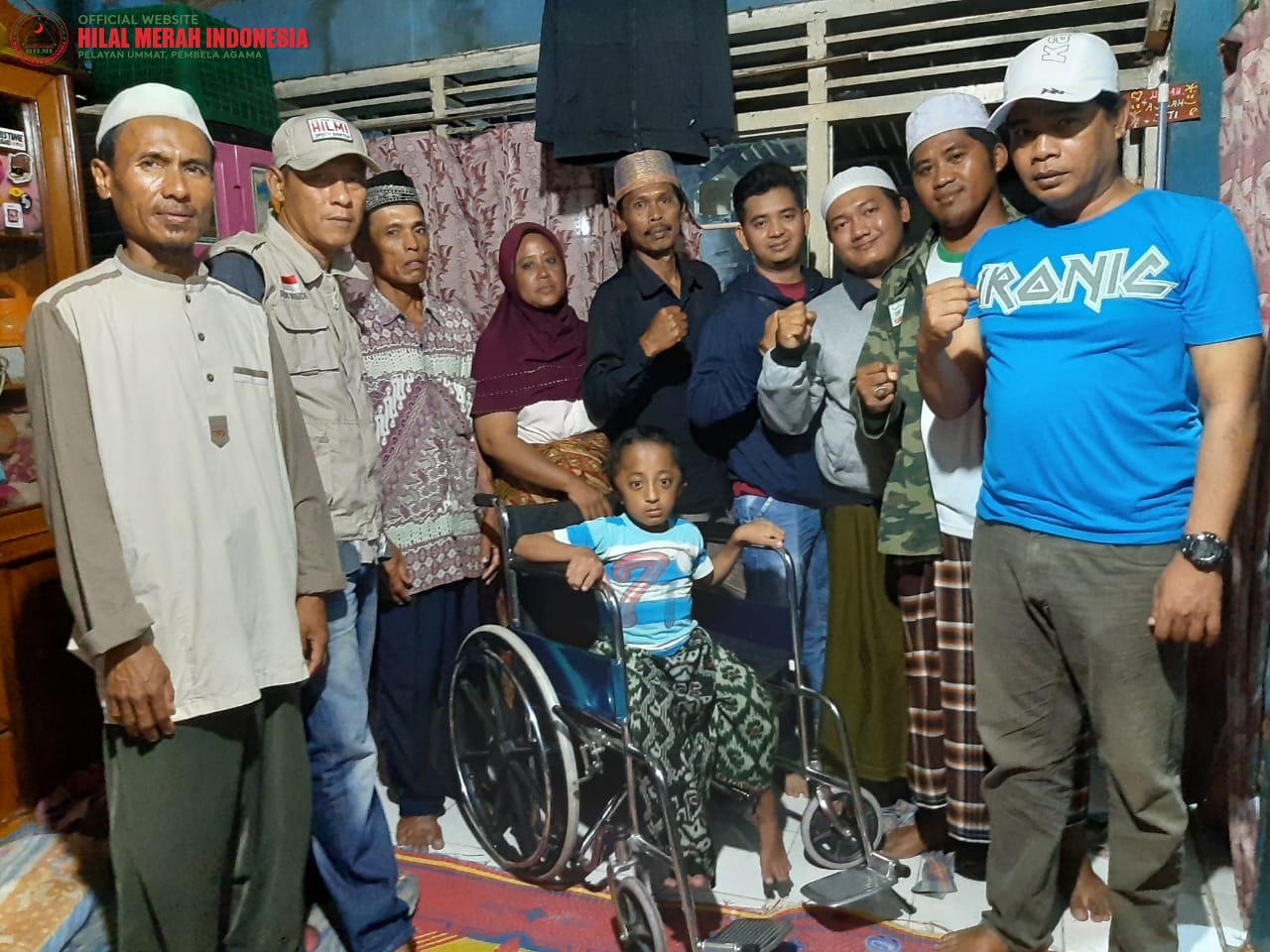HILMI FPI Kabupaten Tangerang Berikan Kursi Roda Untuk Anak Lumpuh Pengidap Hidrosefalus