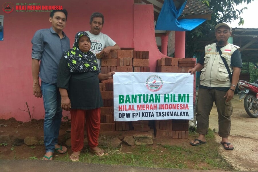 Hancur Tertimpa Pohon, HILMI FPI Berikan Bantuan Untuk Korban Angin Puting di Tasikmalaya