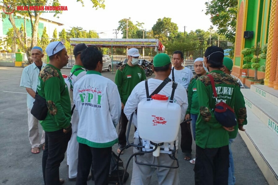 Tiga Sarana Ibadah Jadi Sasaran Penyemprotan Disinfektan HILMI FPI Kaltim