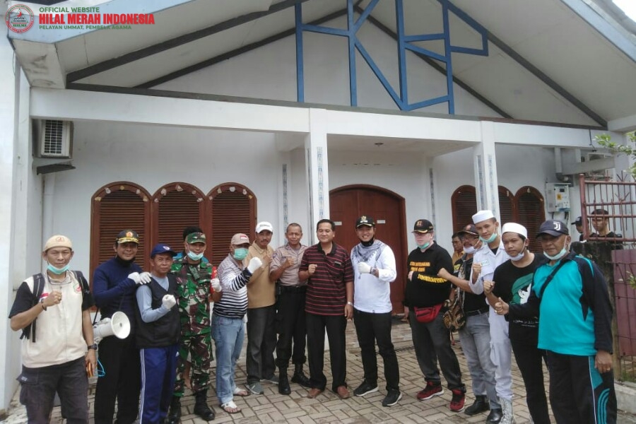 Selain PAUD & Apartemen, Masjid dan Gereja Jadi Sasaran Penyemprotan Disinfektan Gratis HILMI FPI