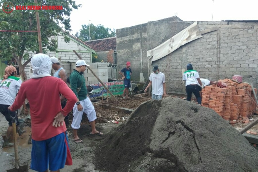 Rumah Seorang Lansia 80 Tahun Dirubuhkan Hingga Rata oleh FPI Karawang dan Warga