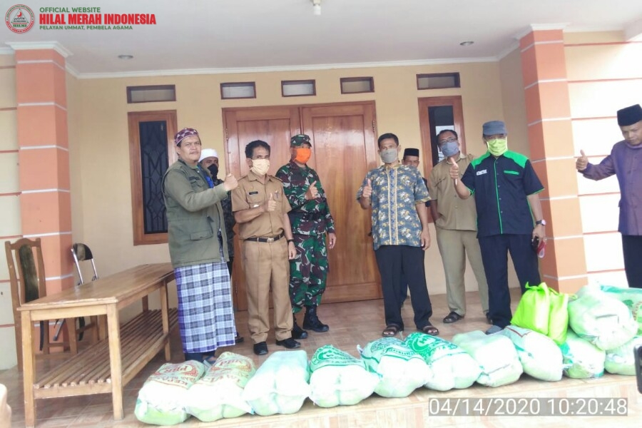 Sikapi Dampak Covid-19, 1000 Paket Sembako Milik Baznas Dibagikan FPI dan Ormas Lainnya