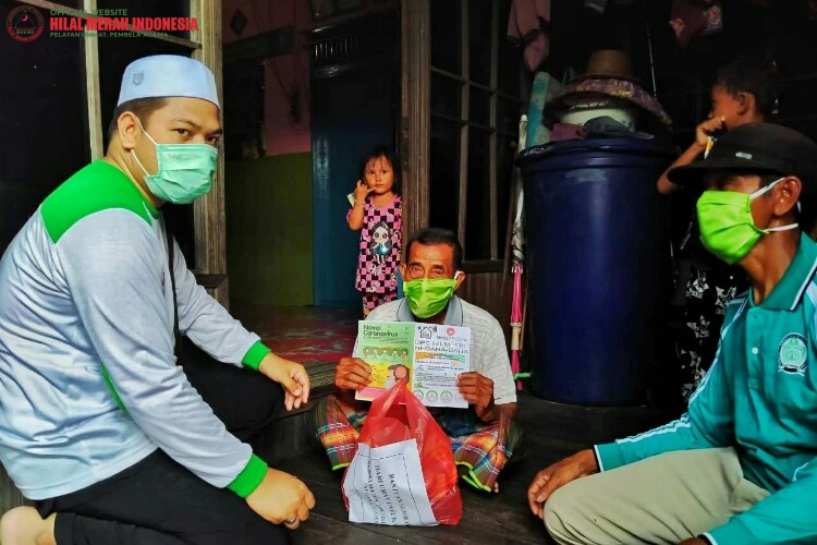 FPI Negara Daha Bagikan Puluhan Sembako untuk Masyarakat Hadapi Dampak Covid-19