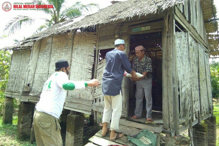 Peduli Kaum Dhu'afa, FPI SUMUT Salurkan Puluhan Sak Beras