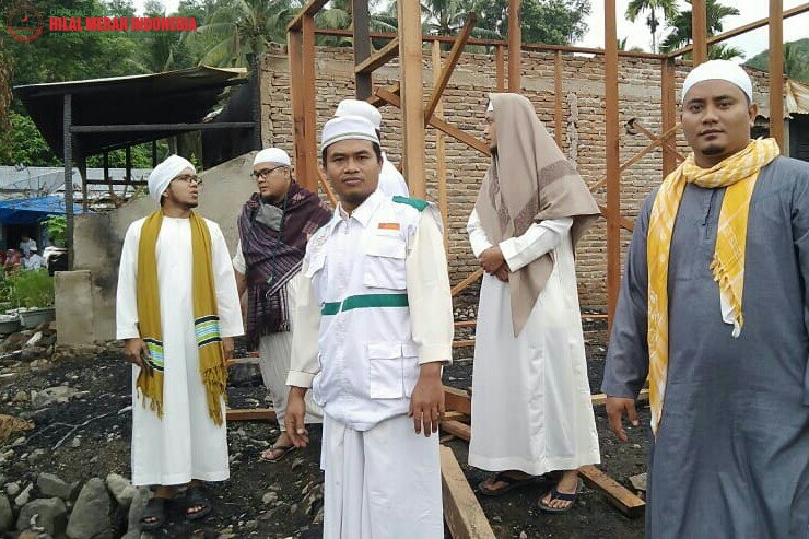 HILMI FPI Mandailing Natal Salurkan Bantuan Untuk Korban Kebakaran