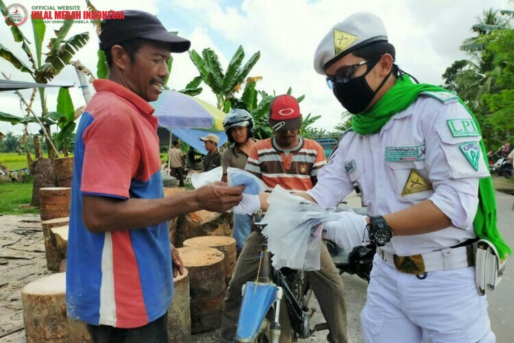 Hadir Ditengah COVID-19, FPI Hulu Sungai Tengah dan Sayap Juang Bagikan Gratis Masker ke Masyarakat