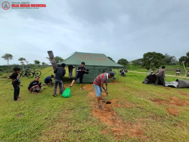 Pengurus Pantai Keluhkan Sulitnya Sarana Ibadah, FPI Tabanio Datang dan Dirikan Musholla Darurat