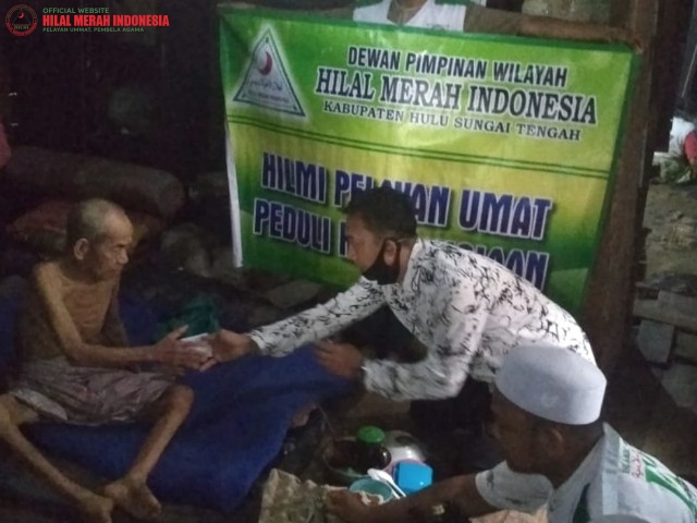 HILMI FPI HST Berikan Sembako untuk Lansia Lumpuh di Barbabai