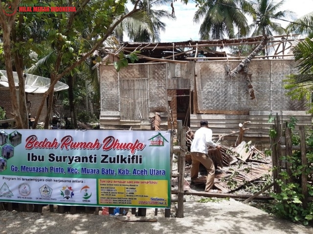 Laskar dan Relawan HILMI FPI Aceh Rubuhkan Rumah Seorang Janda di Gp. Meunasah
