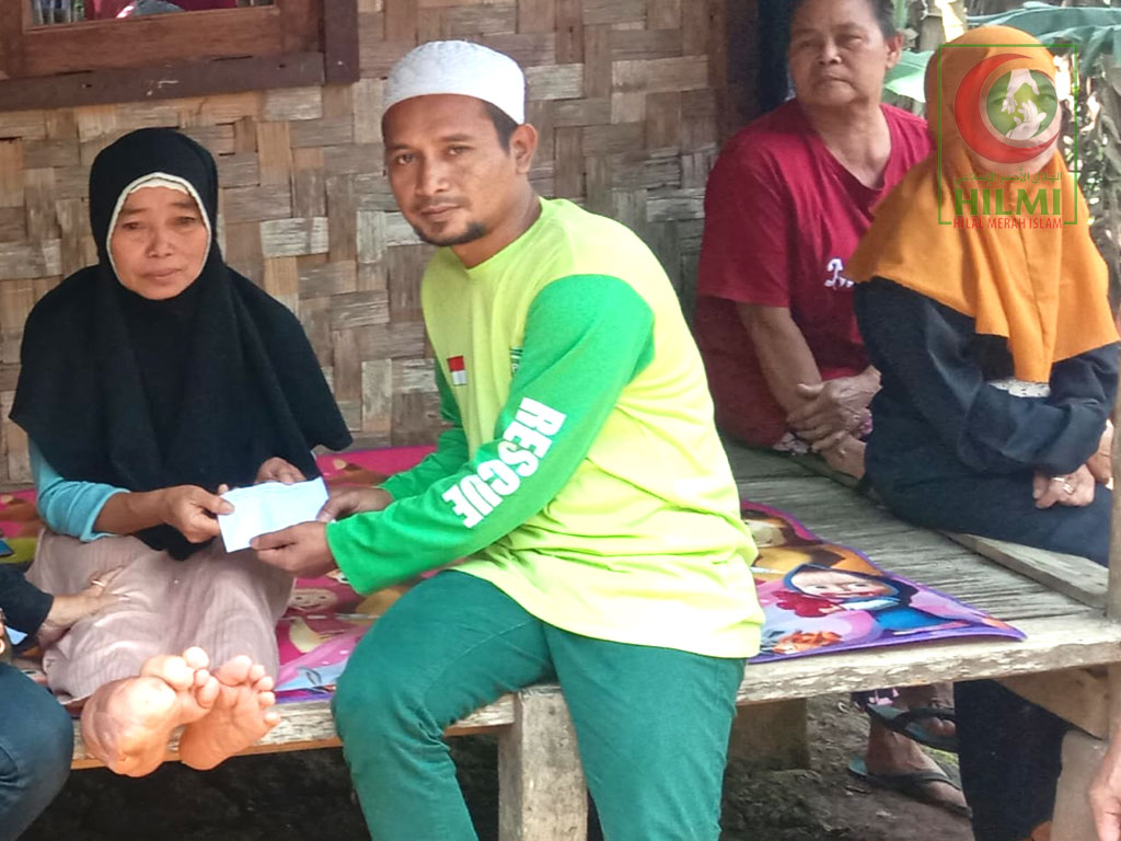 DPC-Kabandungan-Dan-HILMI-FPI-Kab.Sukabumi-Laksanakan-Santunan-Kesehatan