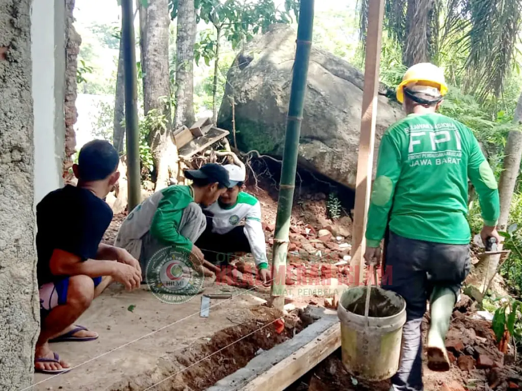 HILMI Sumedang Bantu Korban Gempa