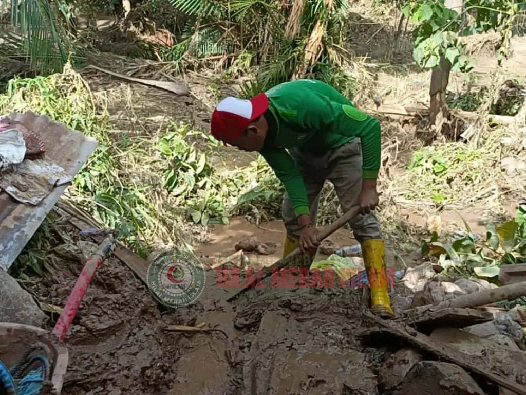 HILMI FPI Sulteng Kirimkan Bantuan Korban Banjir Uekuli