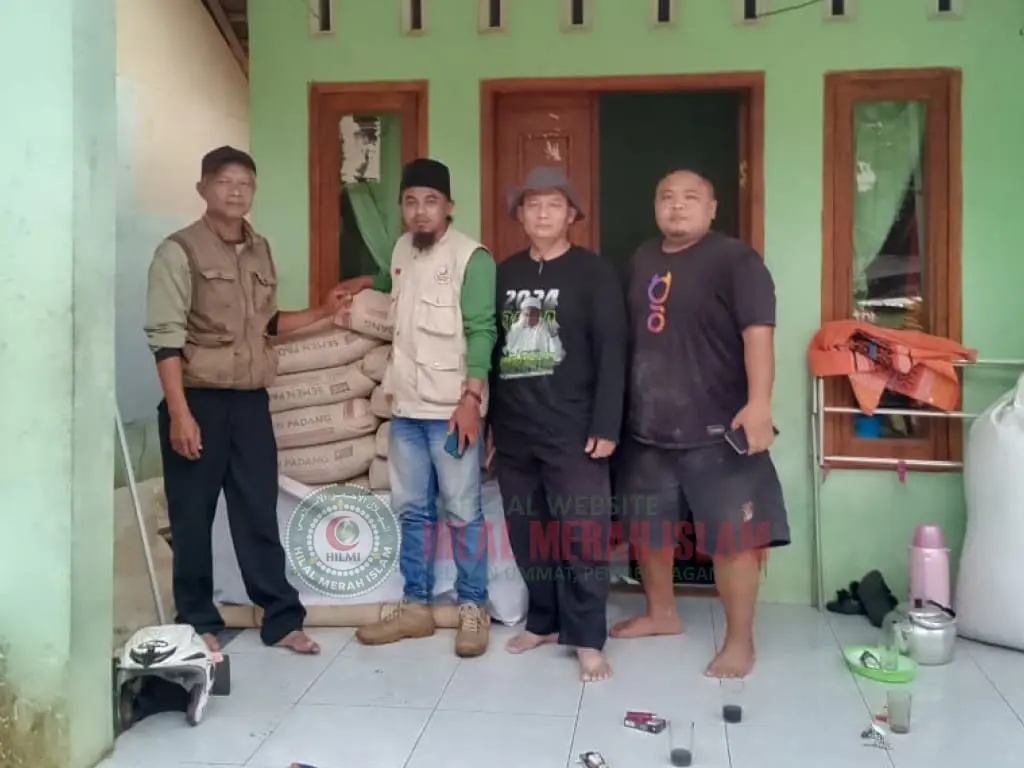 HILMI-FPI Ciamis Kirim Bahan Bangunan Untuk Perbaiki Rumah Rusak Berat 1