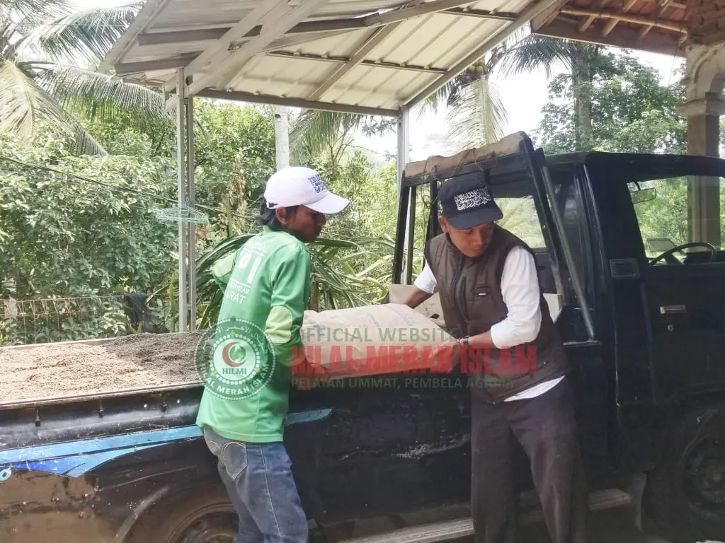 HILMI-FPI Ciamis Kirim Bahan Bangunan Untuk Jompo Rumah Terbakar