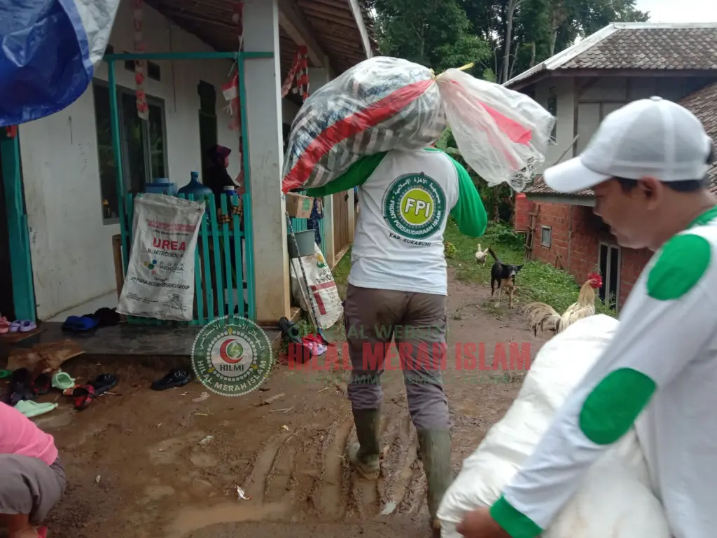 Belum Usai Bencana Banjir dan Longsor Kini Ratusan Keluarga Harus Mengungsi Karena Pergeseran Tanah 1
