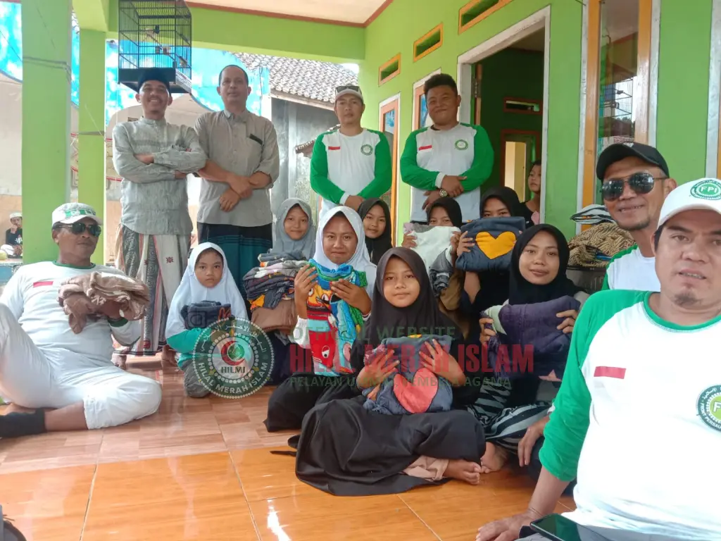Relawan FPI Kab. Sukabumi Kirim Bantuan Kepada Pesantren 1
