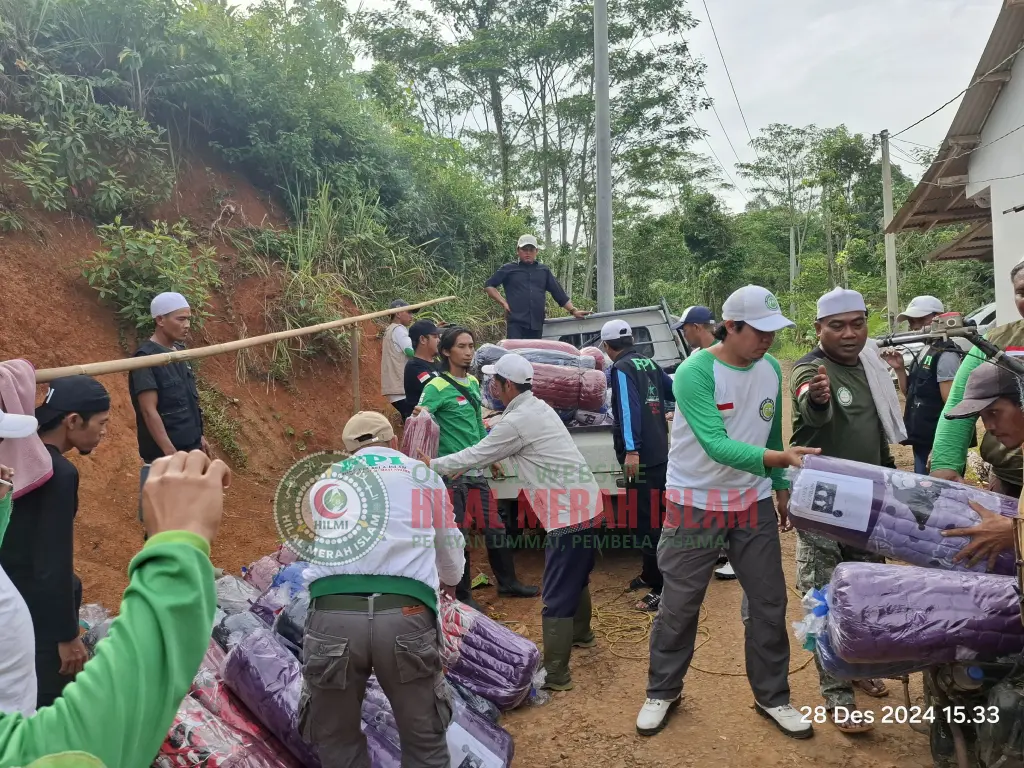 Setelah Semua Keluarga Pengungsi Mendapatkan Kasur Lipat