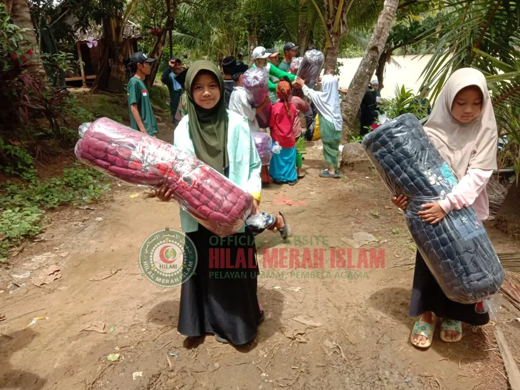 Hilal Merah Indonesia FPI Kab. Sukabumi Kirimkan Kasur Lipat dan Buku Tulis