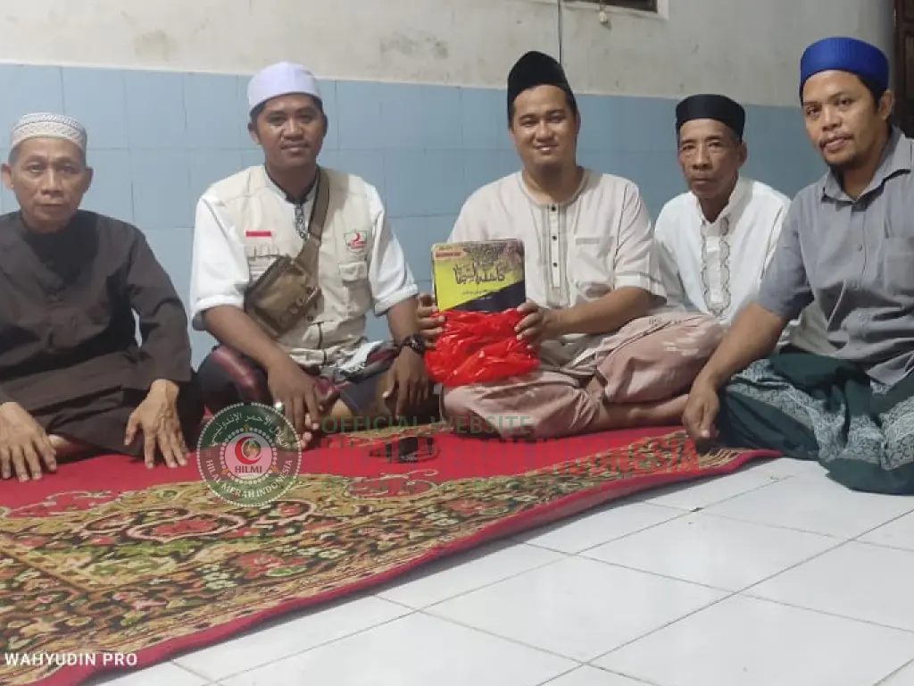Ibu Ningsih Berbagi Kitab Fiqih