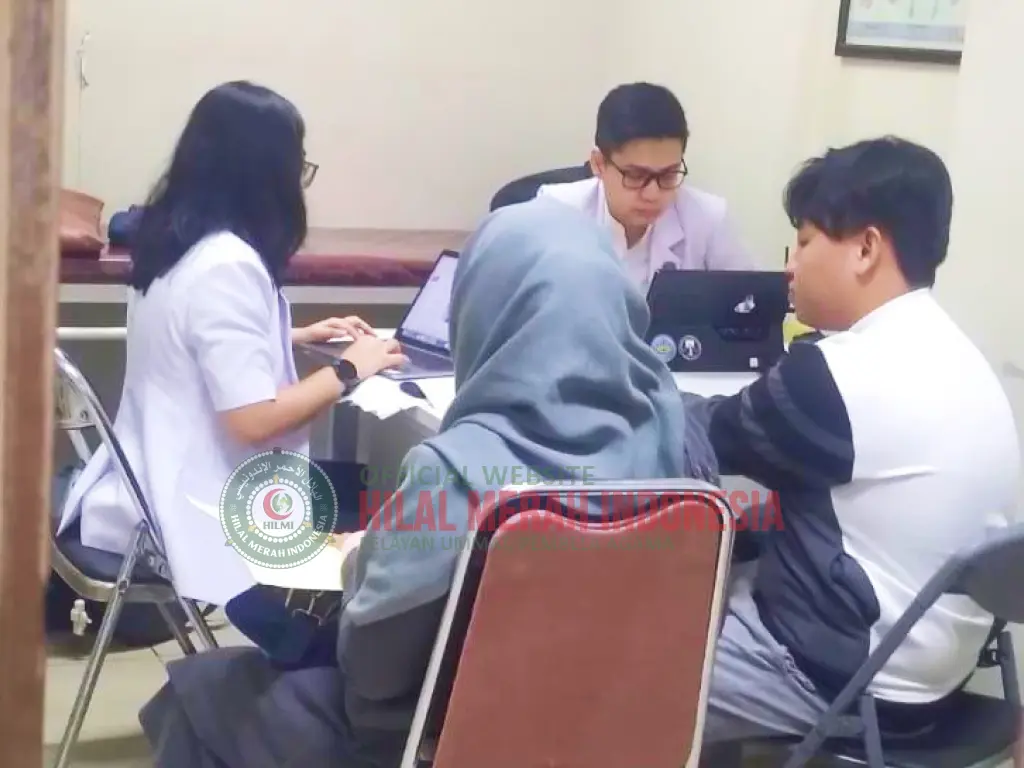 Hilmi Mengantarkan Pasien Rujukan