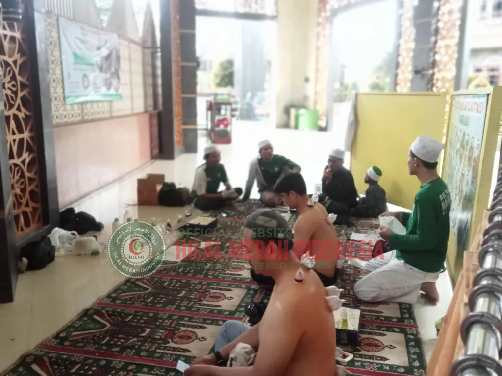 Hilmi Bakti Sosial Kesehatan Bekam
