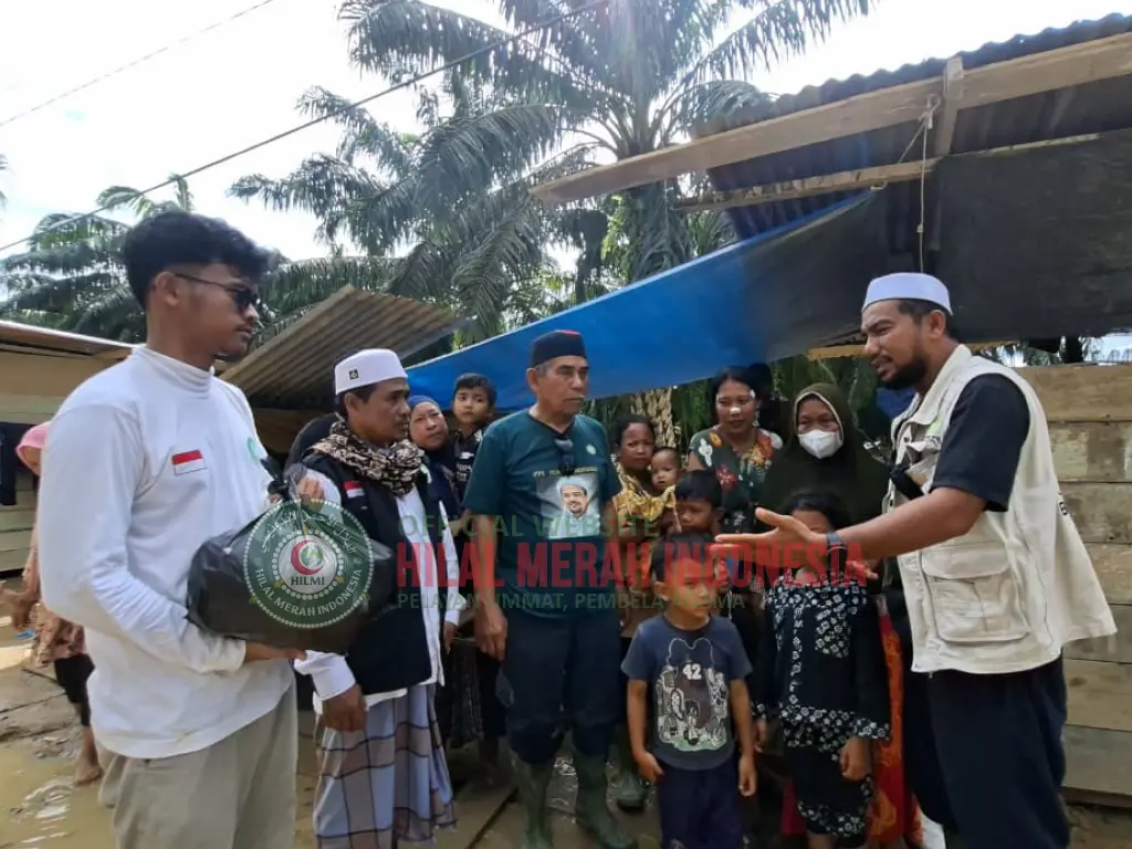 HILMI-FPI Salurkan Bantuan Logistik