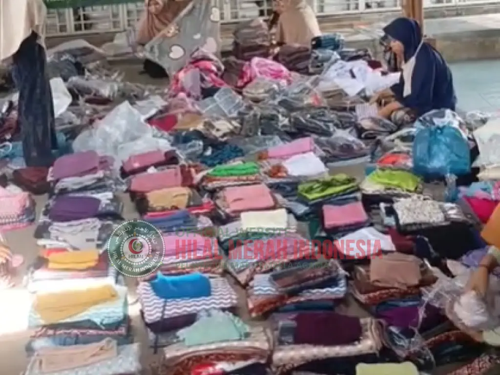 HILMI FPI Bagikan Bantuan Logistik untuk Korban Banjir