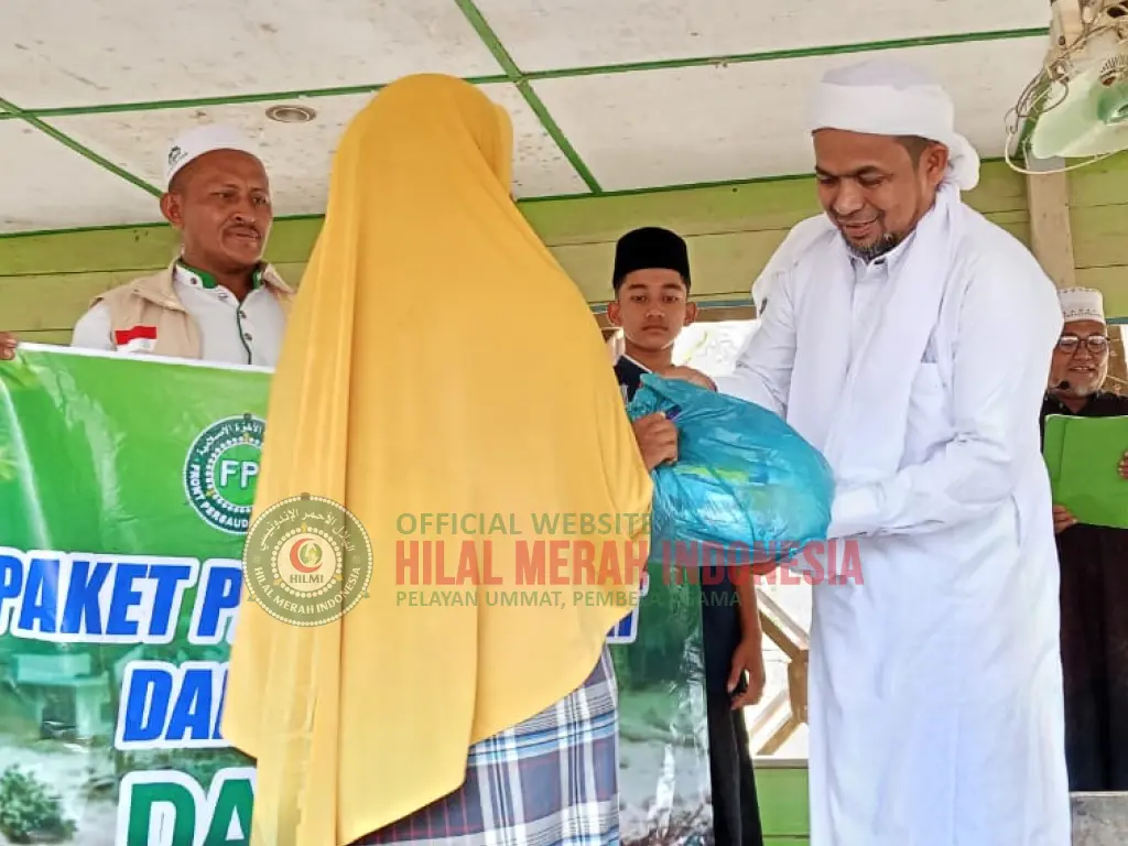 Hilmi Giat Imam FPI Aceh Salurkan Bantuan Lengkap untuk Korban Banjir