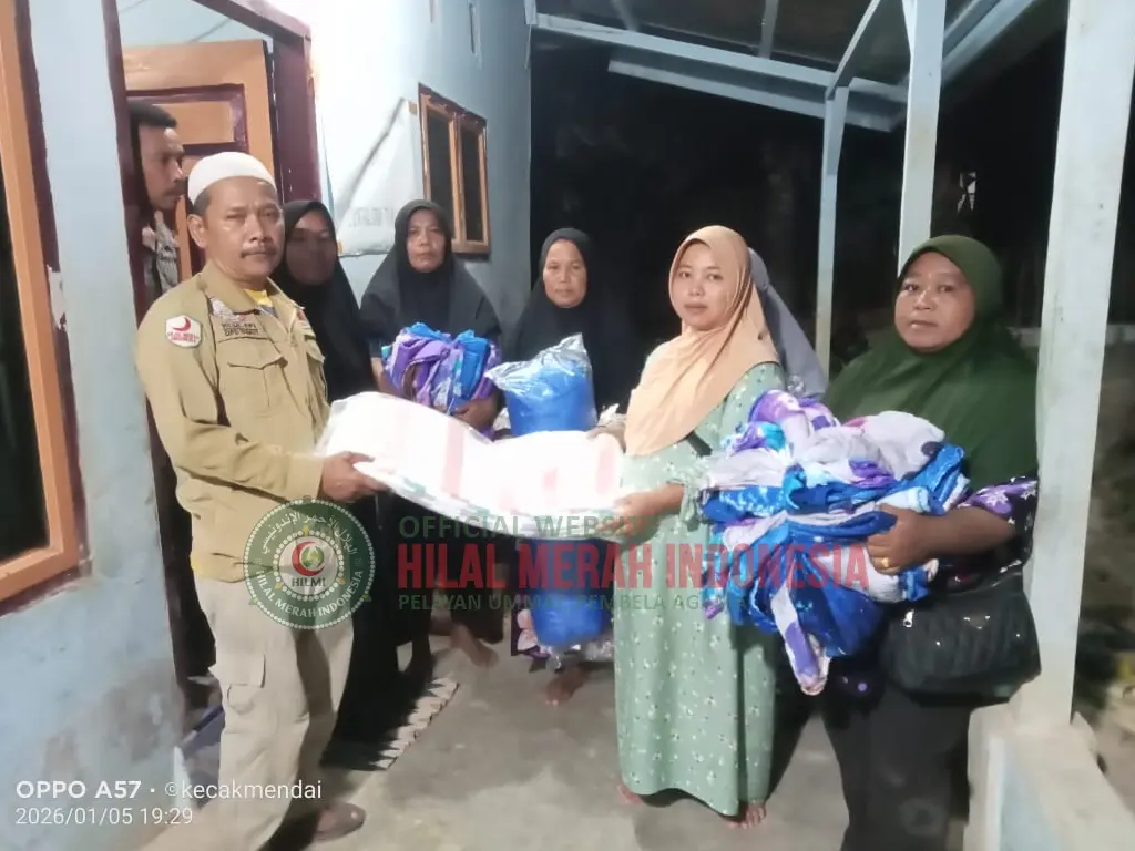 Hilmi Salurkan Bantuan Peralatan Mandi